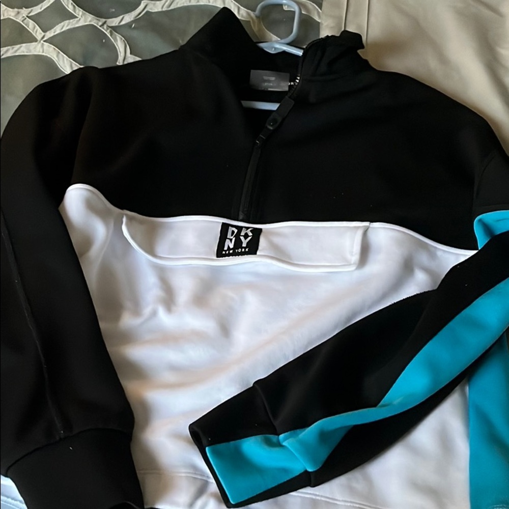 Workout pullover